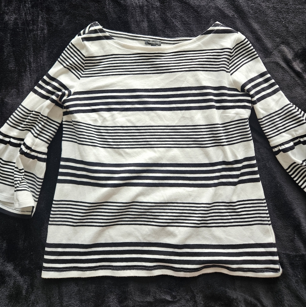 Striped top with flowy elbows CUTE OFFICE SIREN LOOK 🚨